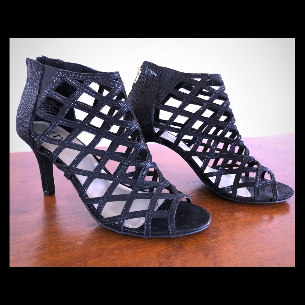 NWOT peep toe Anna shoes
